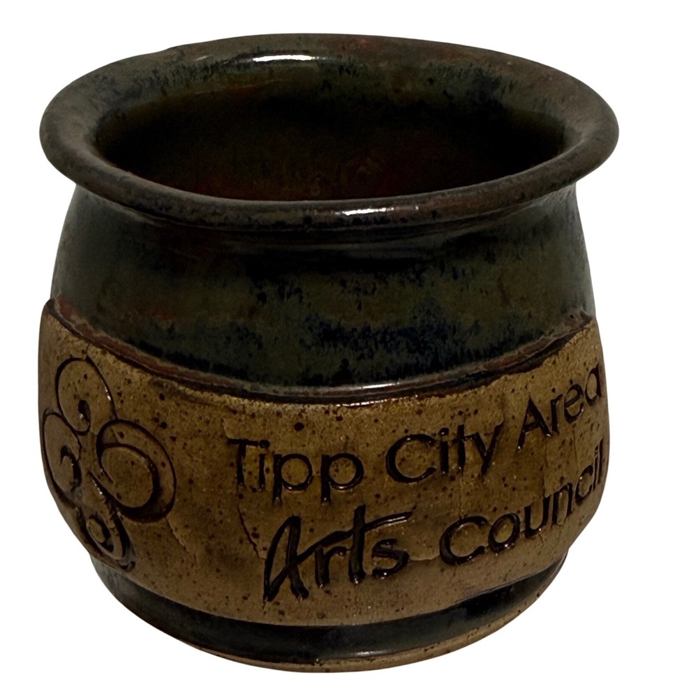 Tipp City Area Arts Council Studio Pottery Mug Hand Signed‎ Dark Earthy Glaze